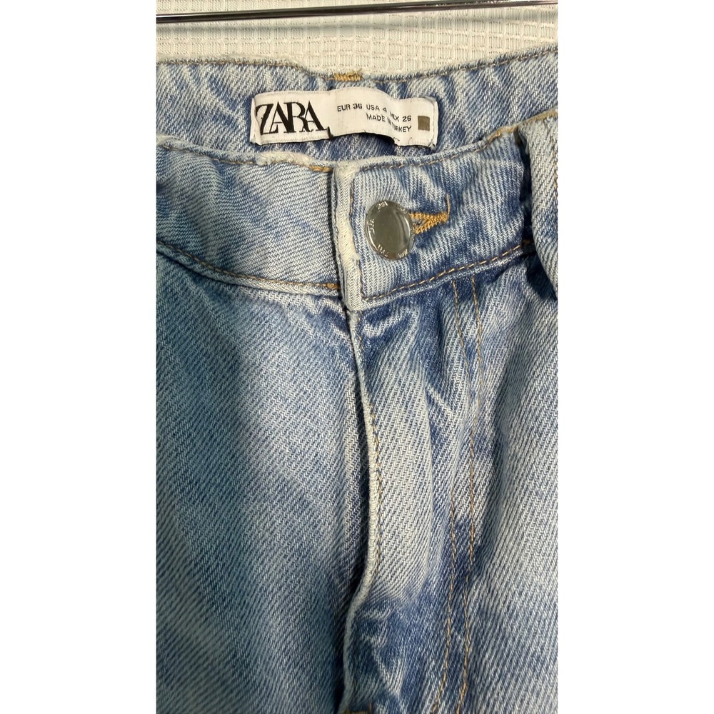Zara High Rise Straight Leg Light Wash Distressed Hem Jeans Women‎ Size 4 - Picture 3 of 5